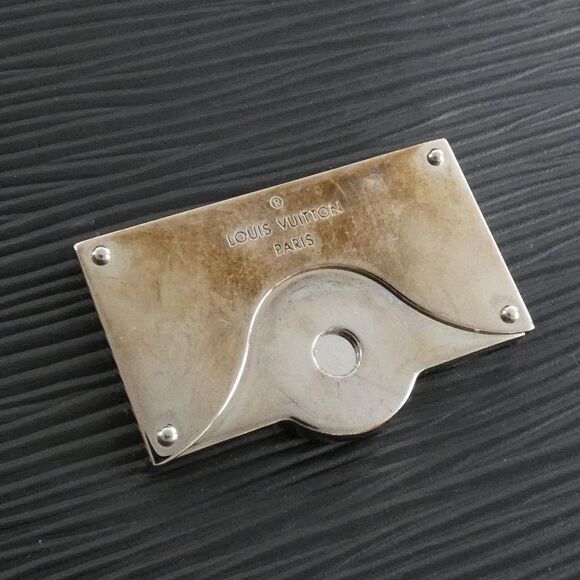 Louis Vuitton Epi Cluny MM M41302 Bag - Picture 9 of 10